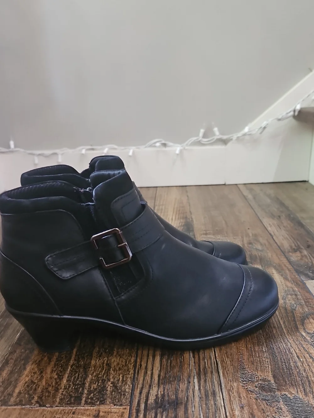 New Orthofeet Bioheels Comfortable Women Black Leather Ankle Boot Buckle 9.5 W